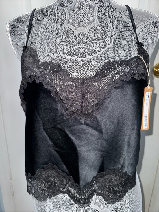 SKIMS Tops - Black Lace Trim Satin Cami